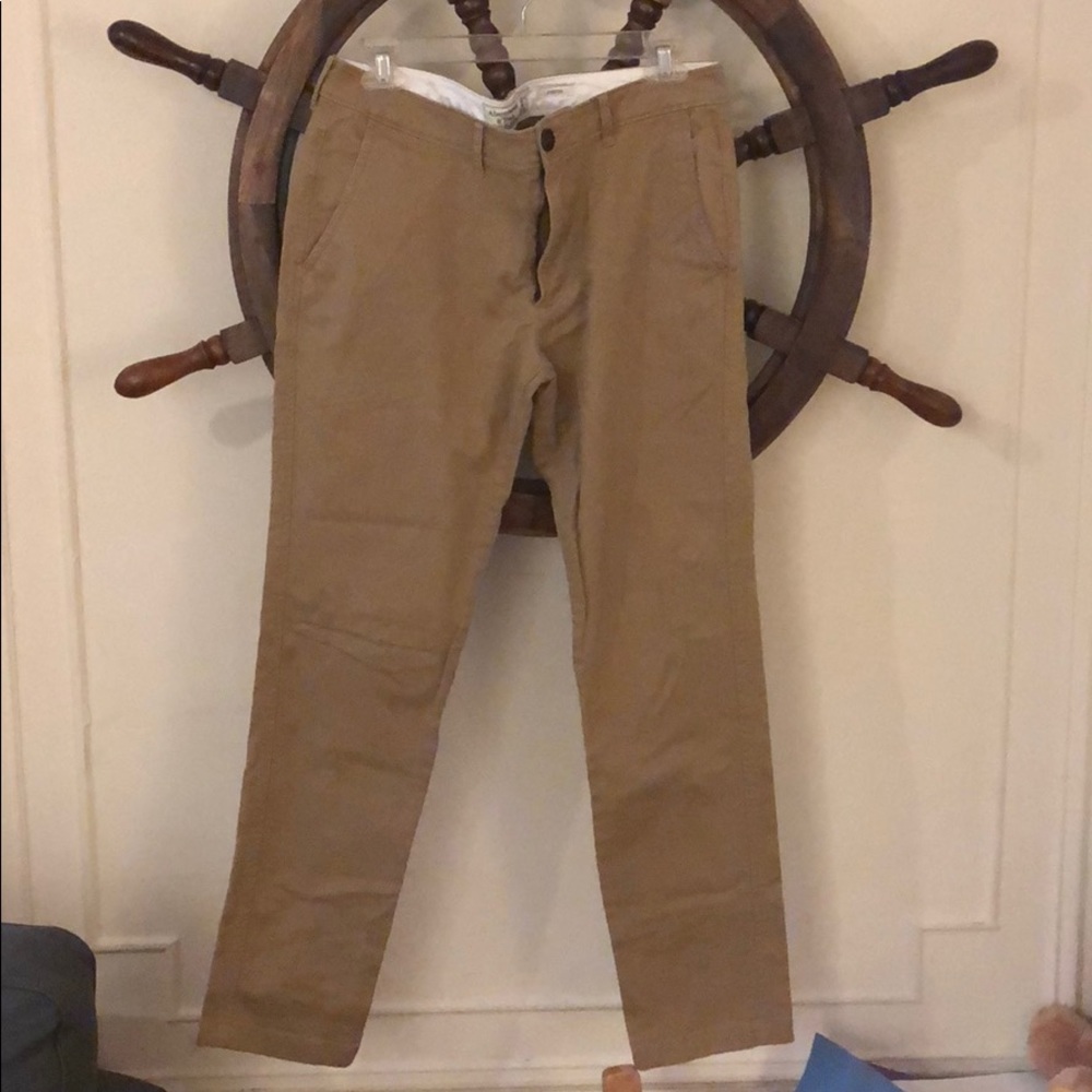 Abercrombie & Fitch Men’s Khakis!
